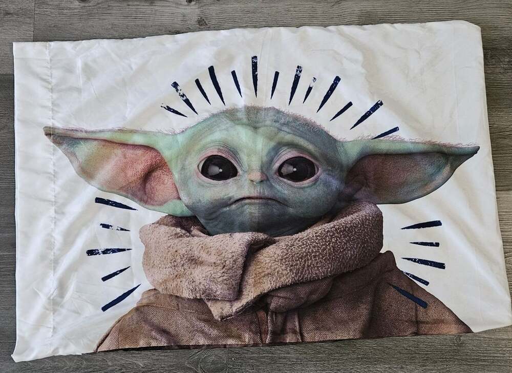 Star Wars Pillow Case Baby Yoda White Size Standard Reversible (1)